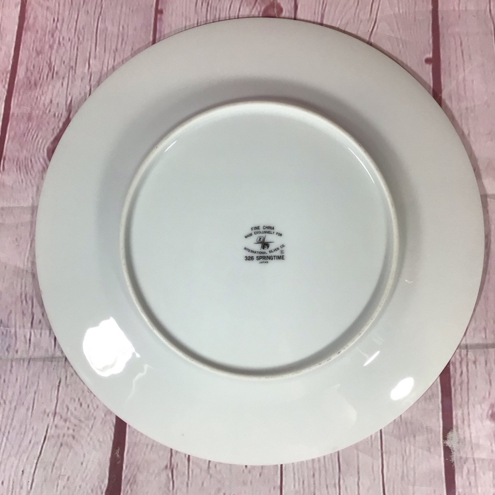 Vintage International Silver Company 326 Springtime Dinner Plates - Set of 2 - Picture 8 of 9